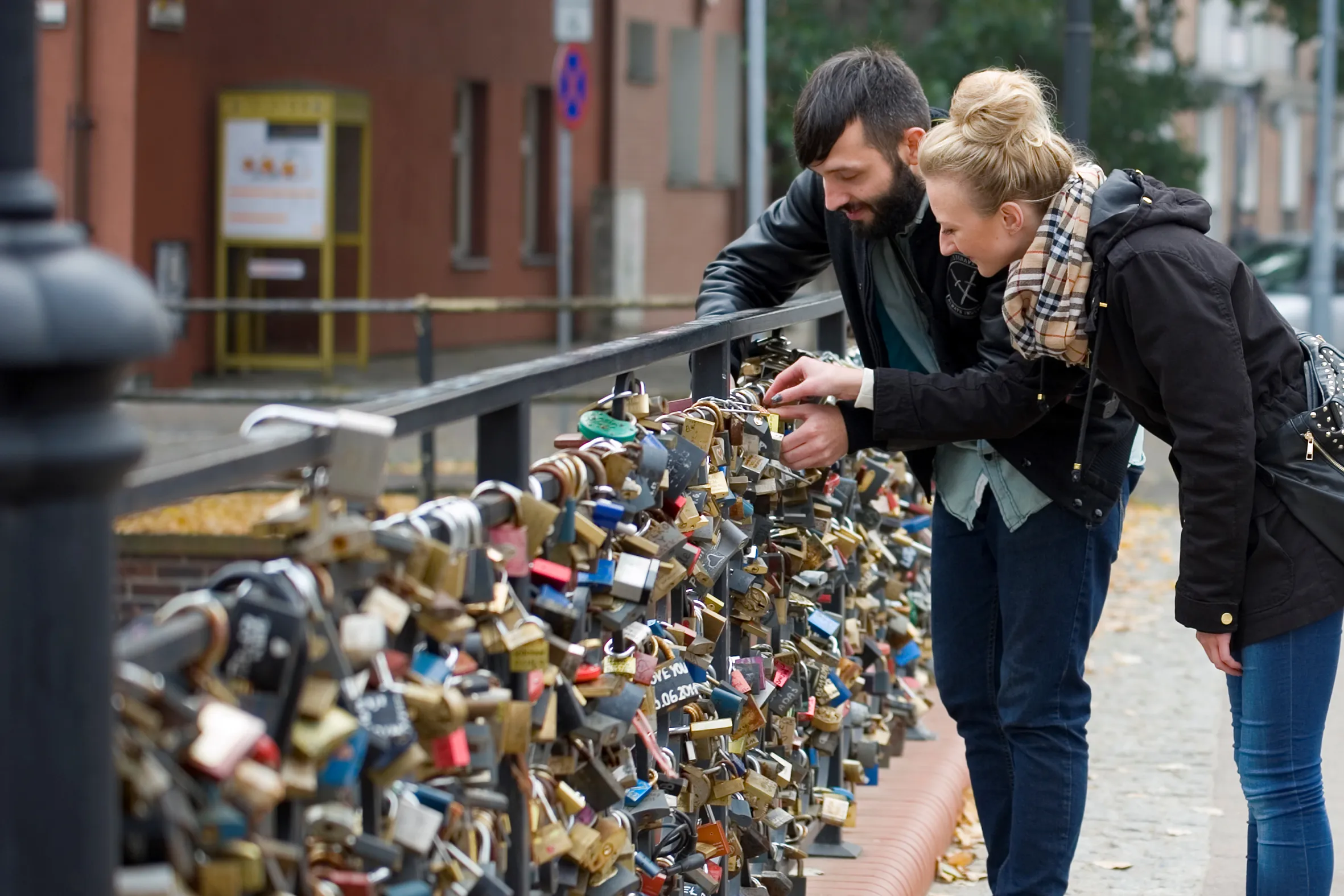 Czy kłódki zakochanych znikną z mostu Biskupa Jordana w Poznaniu?