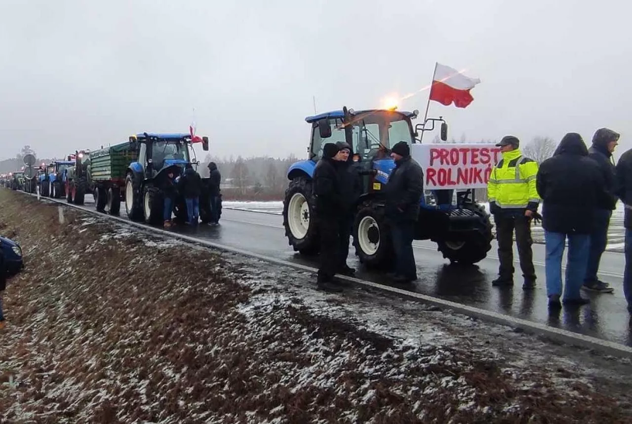 Wielki Protest Rolników w Poznaniu. Ciągniki przed Urzędem Wojewódzkim