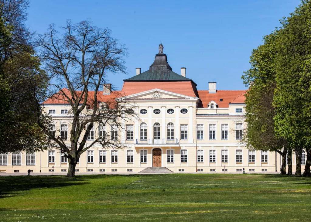 Pałac w Rogalinie wprowadza opłaty za wejście do parku