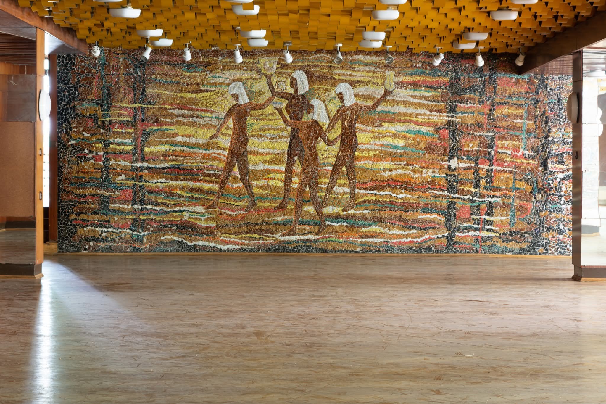 Ostatnia mozaika, która pamięta czasy milicji, może zniknąć lub narodzić się na nowo